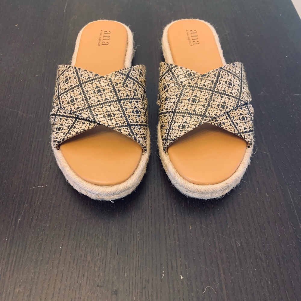 Too big for me. Only worn once.